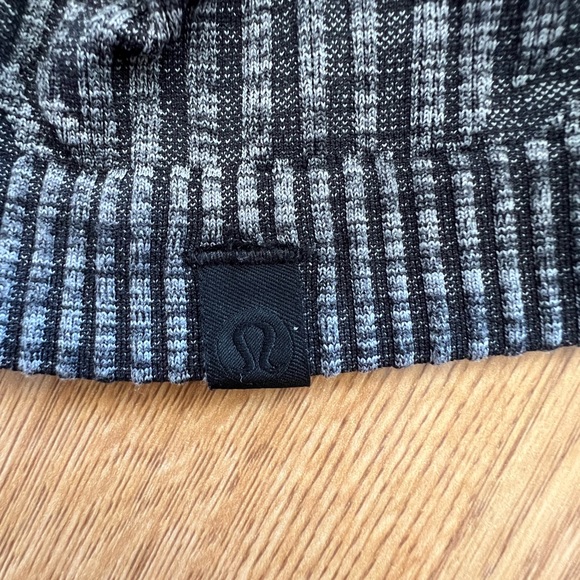 Lululemon rest less sweater - Picture 4 of 4